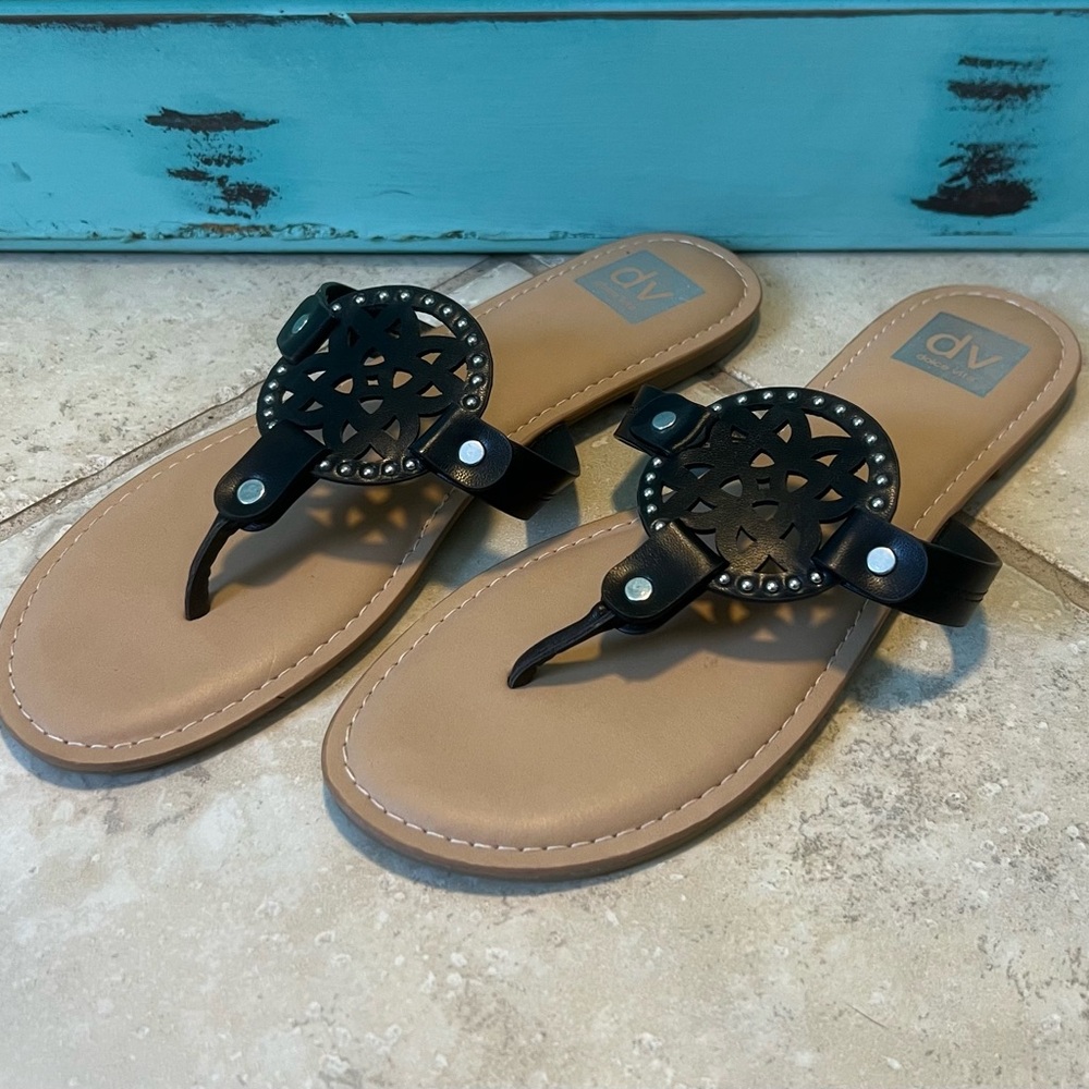 DV Dolce Vita Thong Sandals Women's Size 10 Black Faux Leather Studded NWOT - Picture 2 of 7